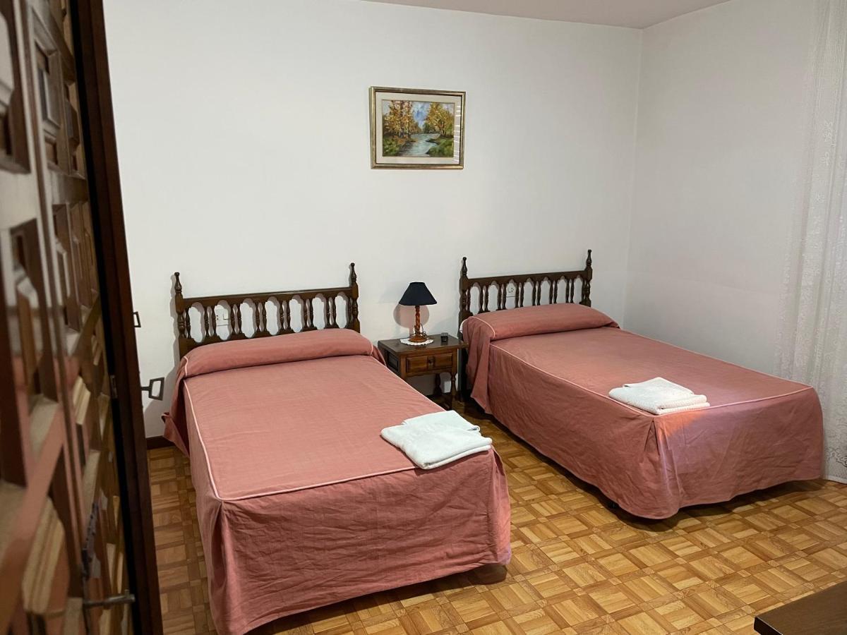 Hostal Restaurante Luz De Luna Вилануева де Ароса Екстериор снимка