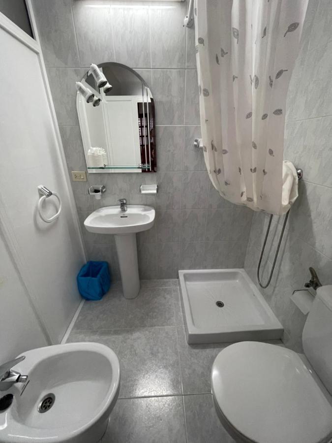 Hostal Restaurante Luz De Luna Вилануева де Ароса Екстериор снимка