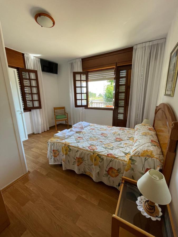 Hostal Restaurante Luz De Luna Вилануева де Ароса Екстериор снимка